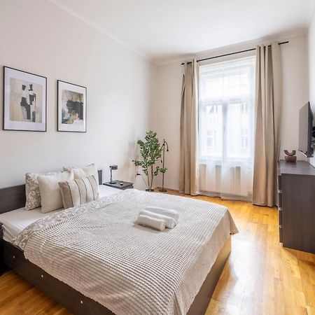Stylish & Cozy City Center Apartment By Prestige Homes Budapest Luaran gambar