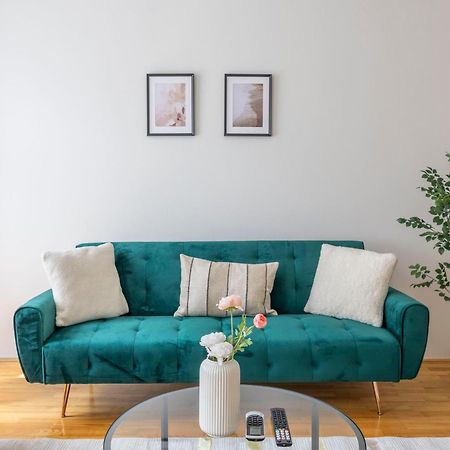 Stylish & Cozy City Center Apartment By Prestige Homes Budapest Luaran gambar