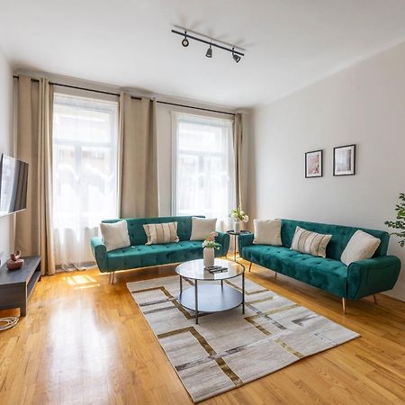 Stylish & Cozy City Center Apartment By Prestige Homes Budapest Luaran gambar