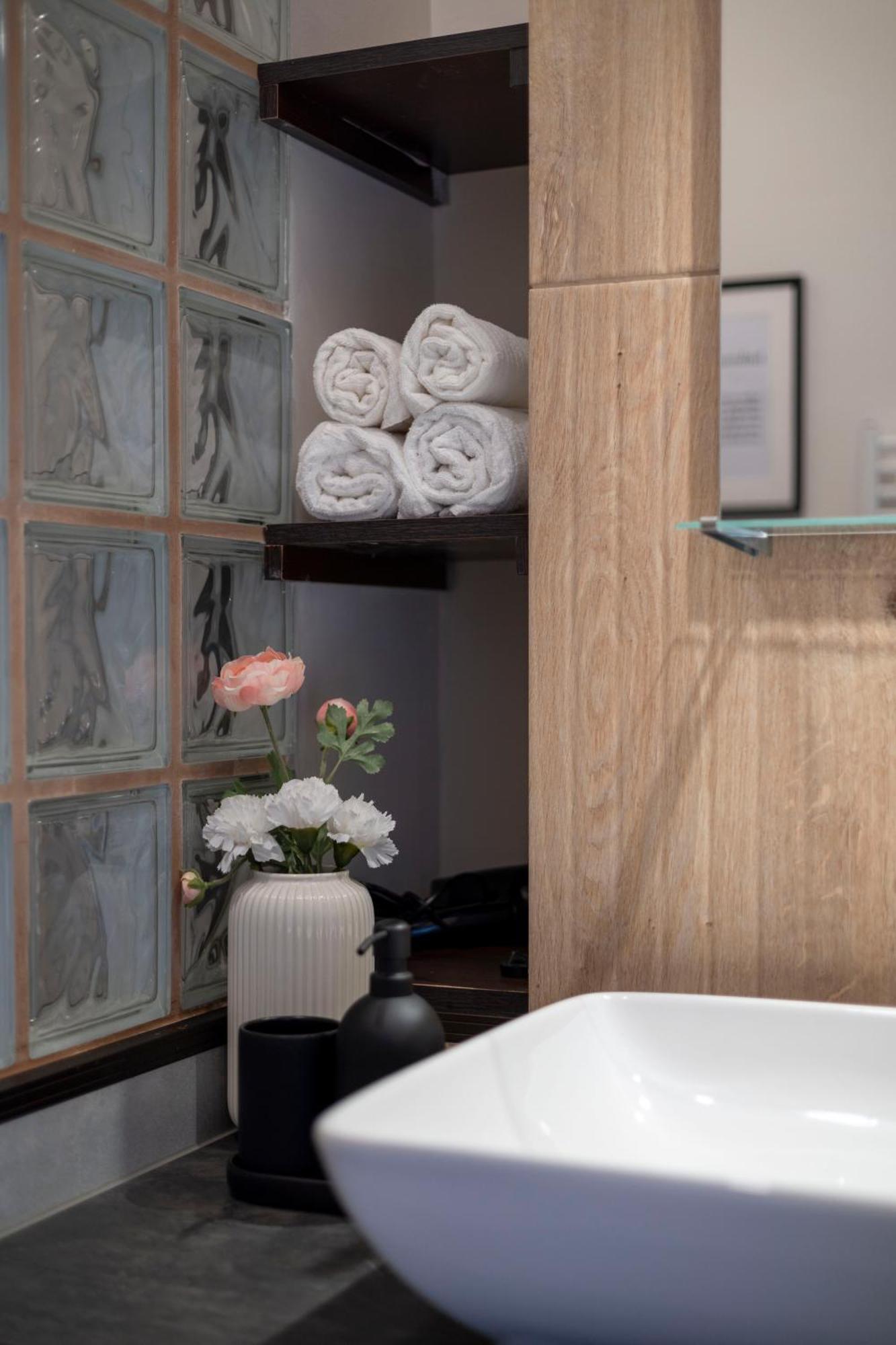 Stylish & Cozy City Center Apartment By Prestige Homes Budapest Luaran gambar