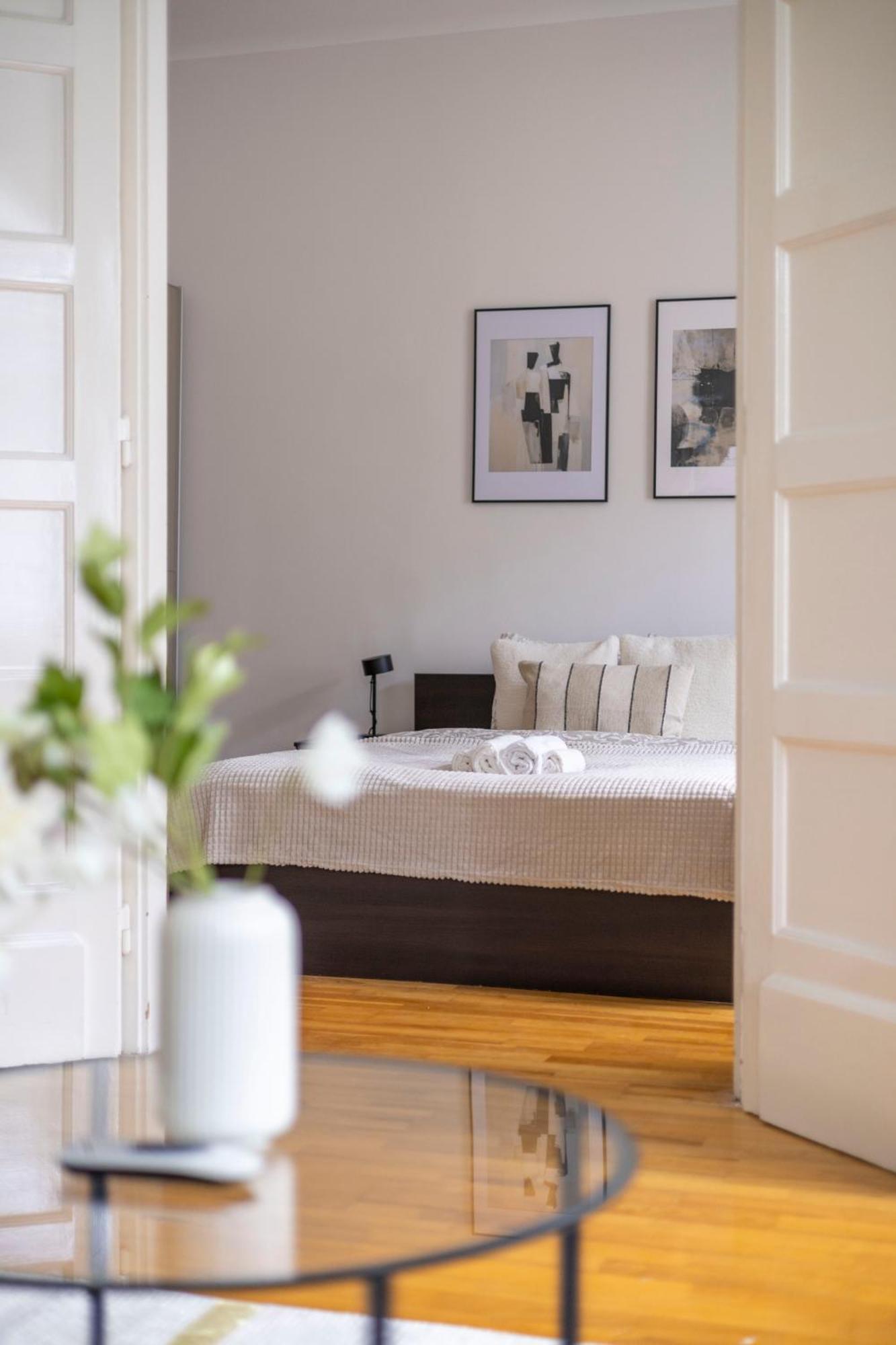 Stylish & Cozy City Center Apartment By Prestige Homes Budapest Luaran gambar